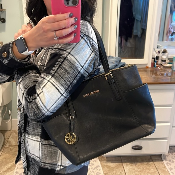 Michael Kors purse - Picture 5 of 5